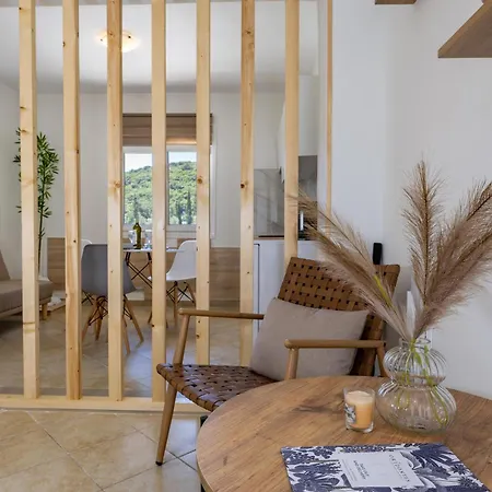 Askos Apartment *